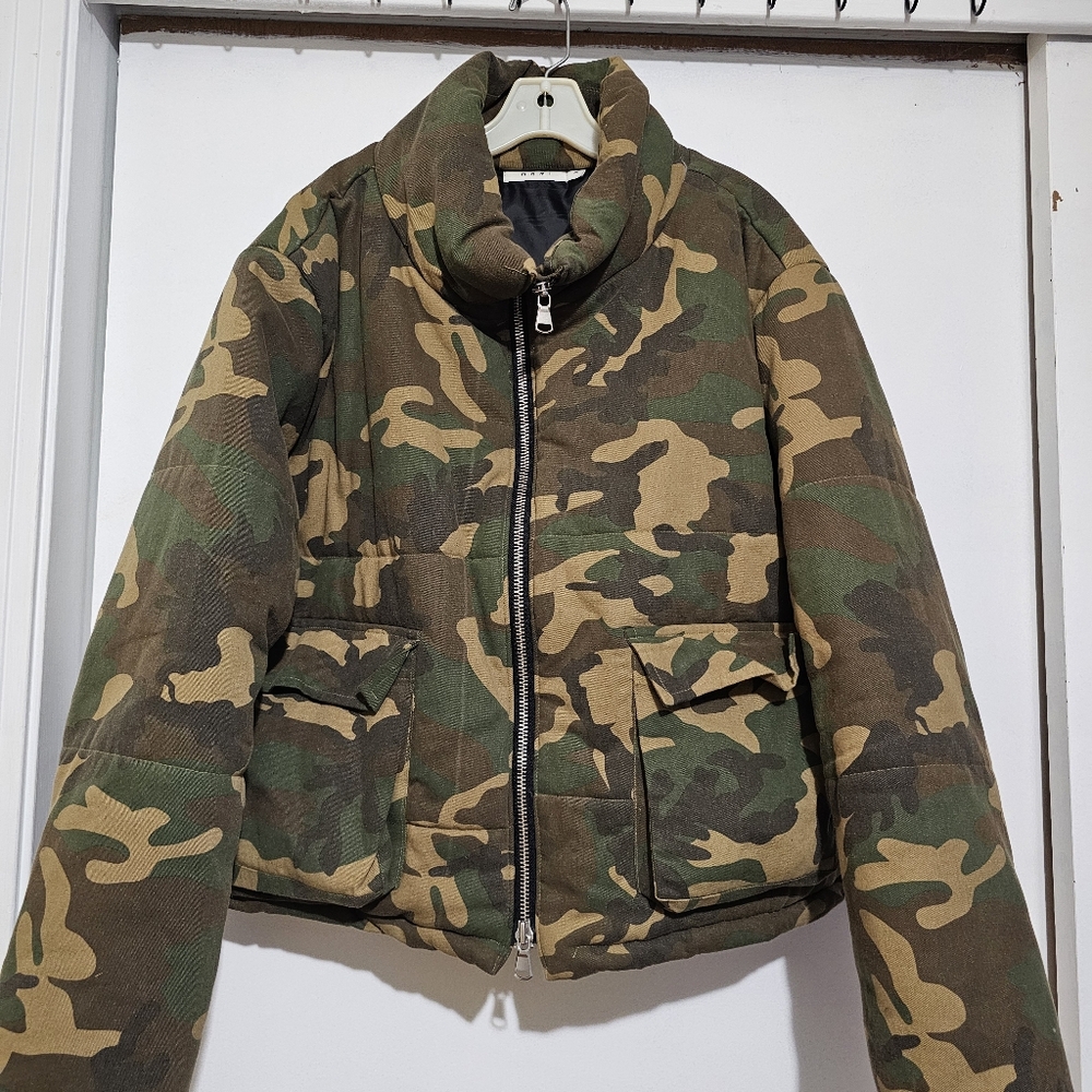 mnml Cropped Puffer Jacket